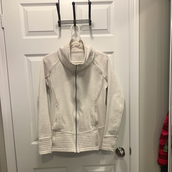 Lulu Sweater - Picture 4 of 10